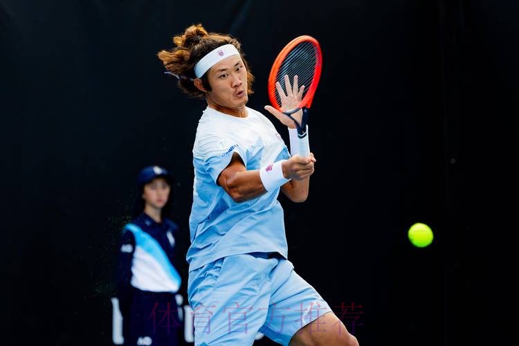 天王来了！周杰伦现场观战澳网男单首轮张之臻的比赛